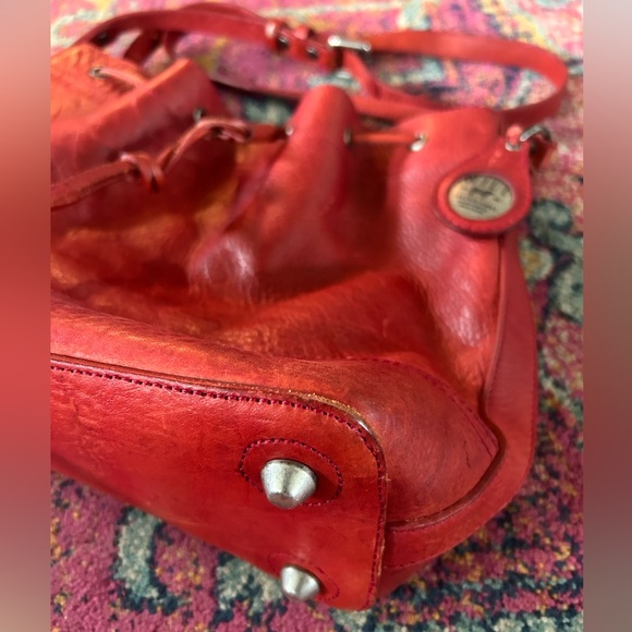 Will Leather Goods | Women’s Red Pebbled Leather Drawstring Hobo Crossbody Bag - Picture 7 of 15